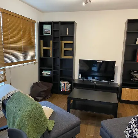 Beautiful Apartment Right Off Of Broadway Market London Exterior photo